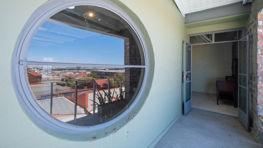 2 Bedroom Property for Sale in Woodstock Western Cape